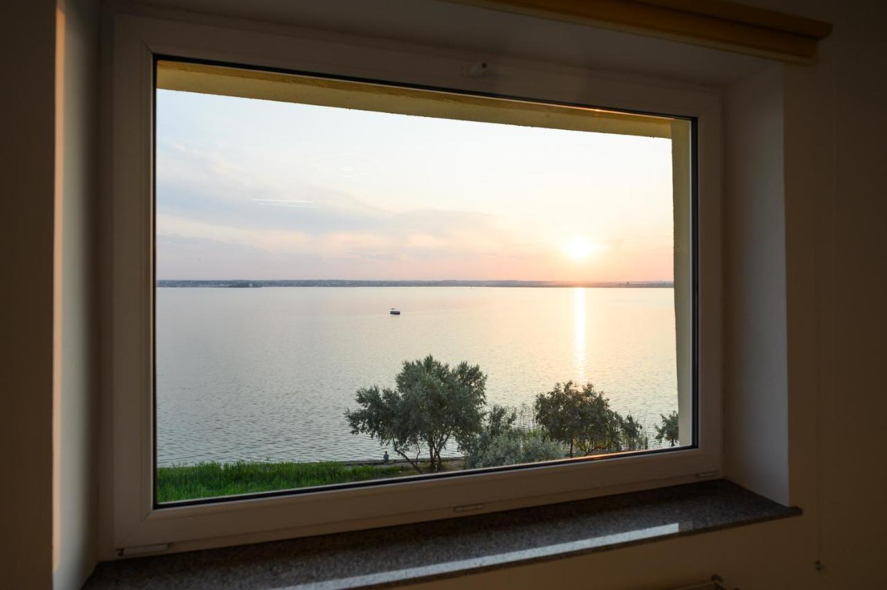 Sunset Lake Apartament Мамая Екстер'єр фото